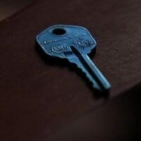 The blue key sits on a table in Mulholland Drive
