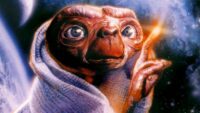 E.T. with light coming out of his finger