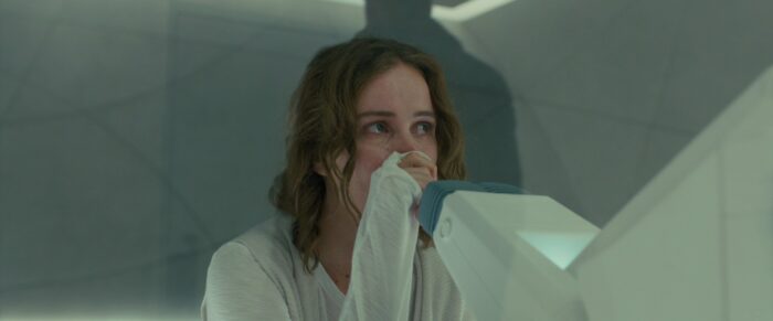 Dr. Ana Stelline crying in front of her memory machine