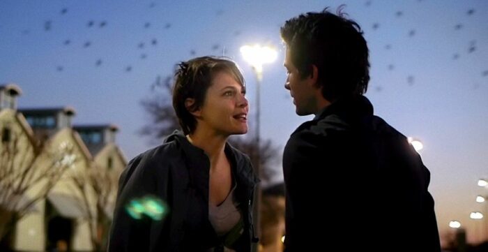 Romance blossoms between Shane Carruth and Amy Siemetz under a flock of starlings in Upstream Color