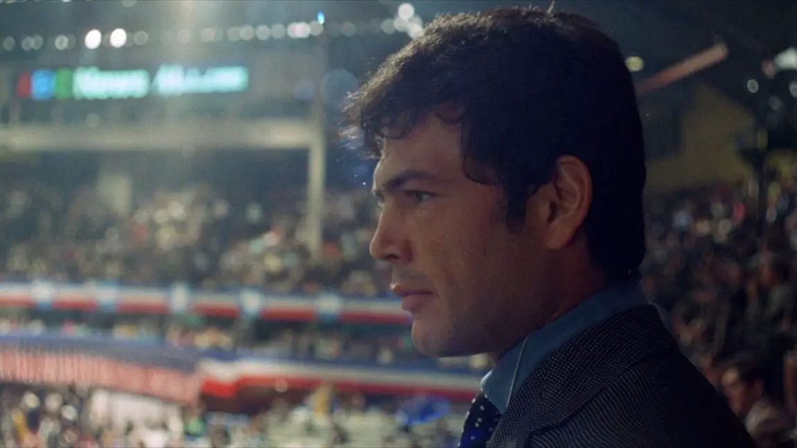 Robert Forster filmed looking over the 1968 Democratic National Convention in "Medium Cool"