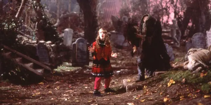 Thora Birch As Dani And Doug Jones As Billy In Hocus Pocus In Graveyard