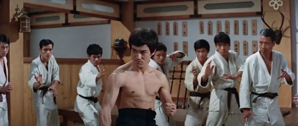 Bruce Lee squares off against a whole Japanese dojo