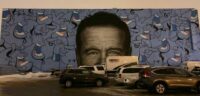 A Chicago mural features Robin Williams surrounding by his "Aladdin" genie character.
