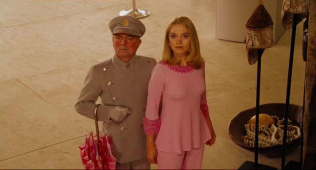 Ron Cook and Sophia Myles as Aloysius Parker and Lady Penelope Creighton-Ward