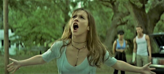Jennifer Love Hewitt shouting in a field for the killer to finally strike in I Know What You Did Last Summer