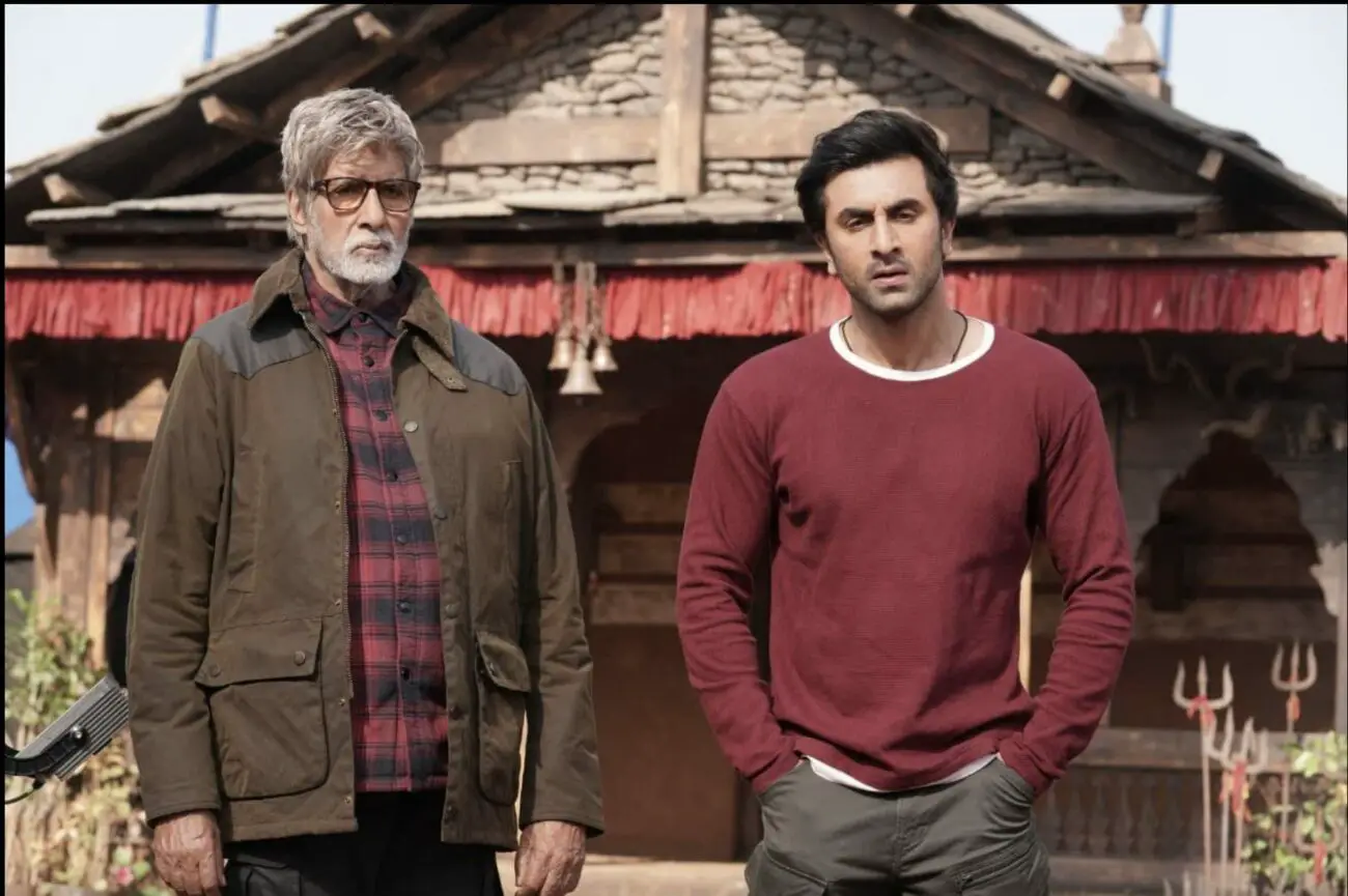 Shiva (Kapoor) meets with Raghu (Bachchan) and learn how to use his powers.