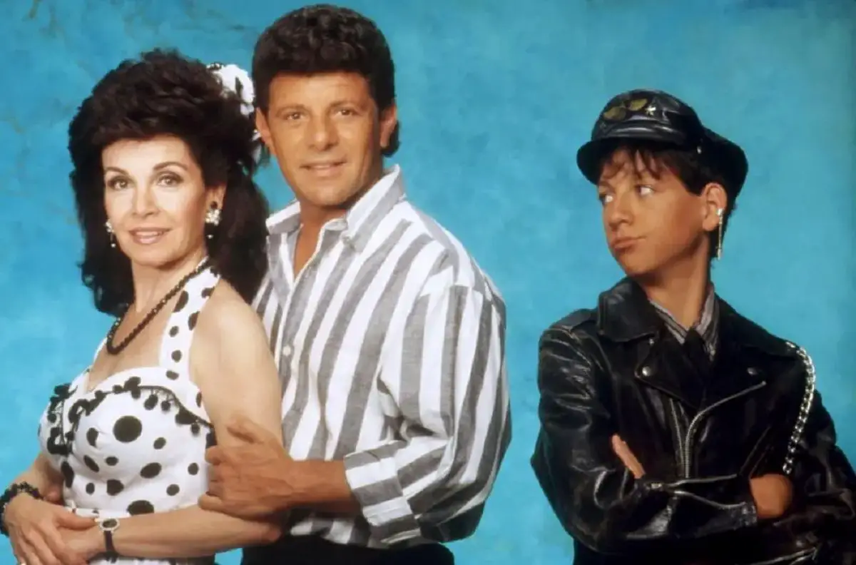 Annette Funicello, Frankie Avalon, and Damian Slade in Back to the Beach