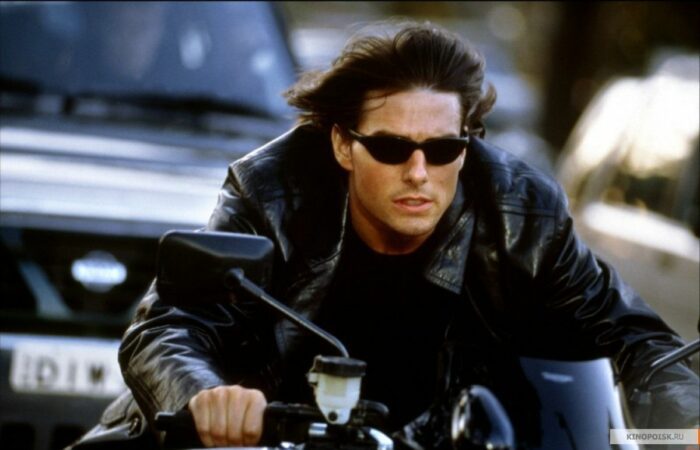 Image from MISSION: IMPOSSIBLE 2 showing Ethan Hunt on a motorcycle. 