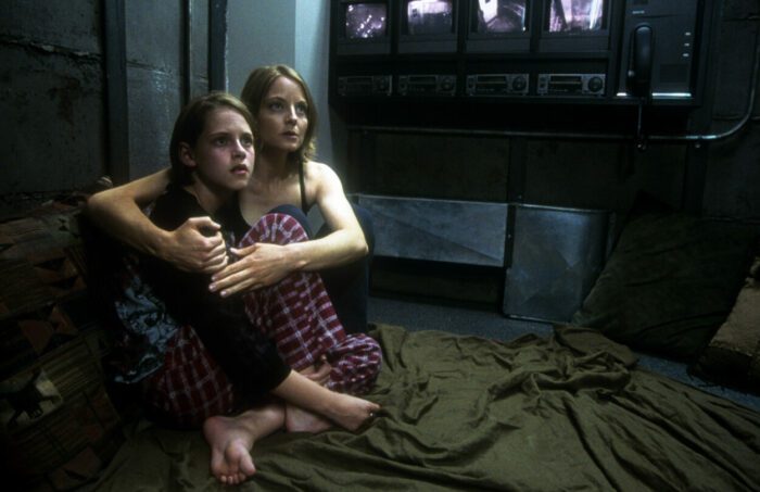 Kristen Stewart as Sarah Altman and Jodie Foster as Meg Altman in Panic Room (Sony Pictures)